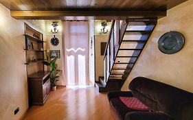 Cozy Classical Residence In The City Center